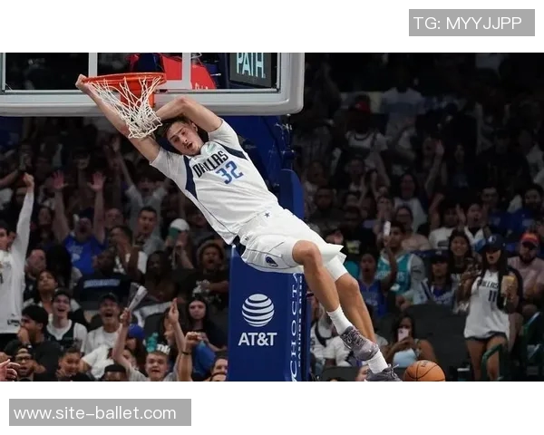 弗拉格12月表现惊艳圆梦月最佳新秀场均24分6板4助效率超高